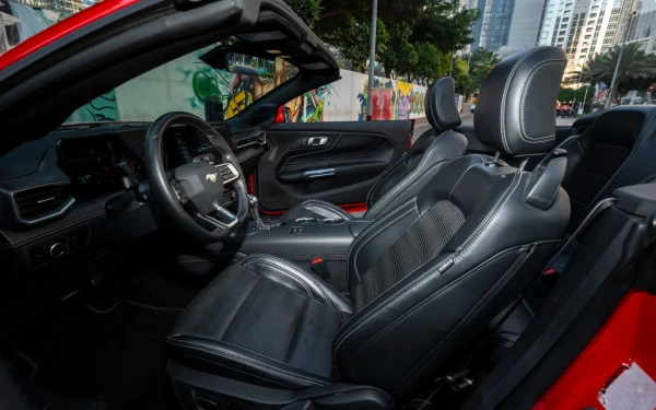 Ford Mustang cabrio (Red), 2023