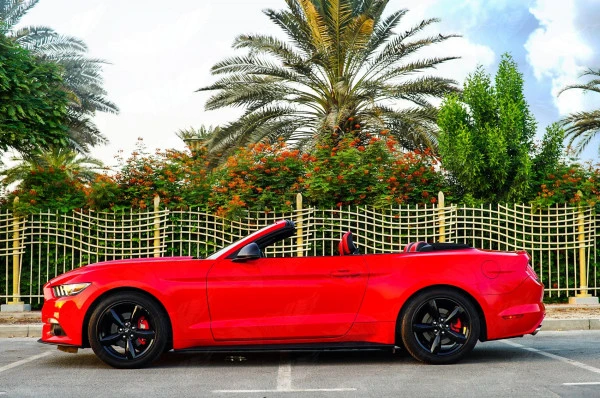 Ford Mustang Convertible (Red), 2018