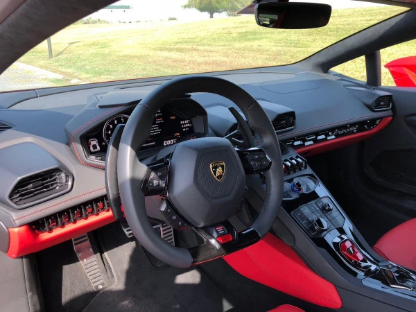 Lamborghini Huracan (Red), 2018