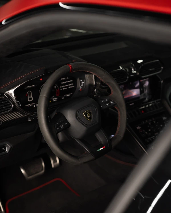 Lamborghini Urus (Красный), 2023