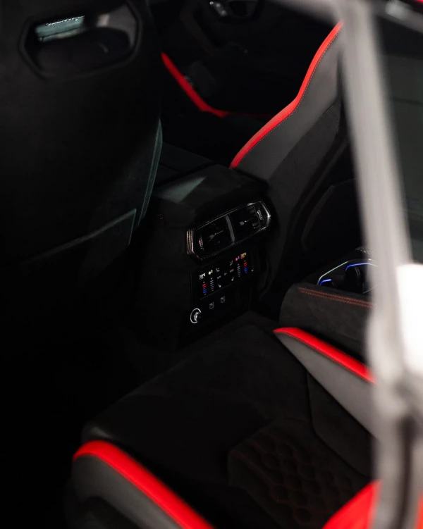 Lamborghini Urus (Красный), 2023