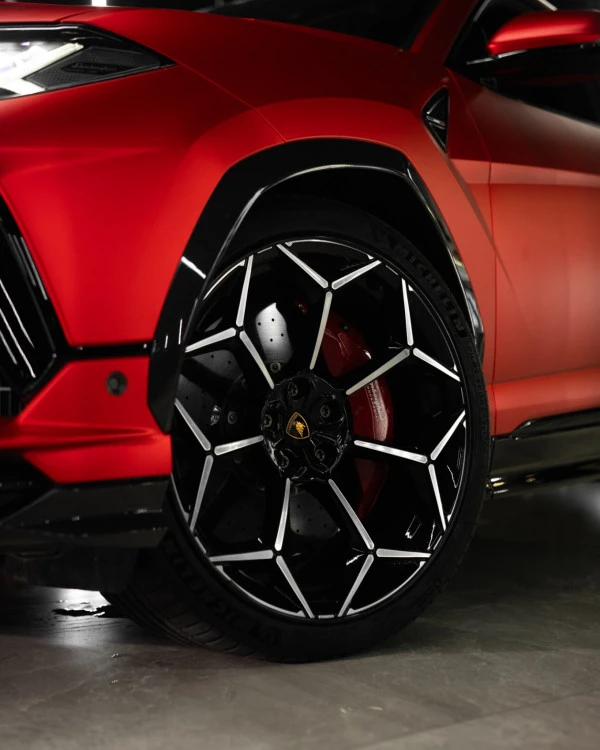 Lamborghini Urus (Красный), 2023