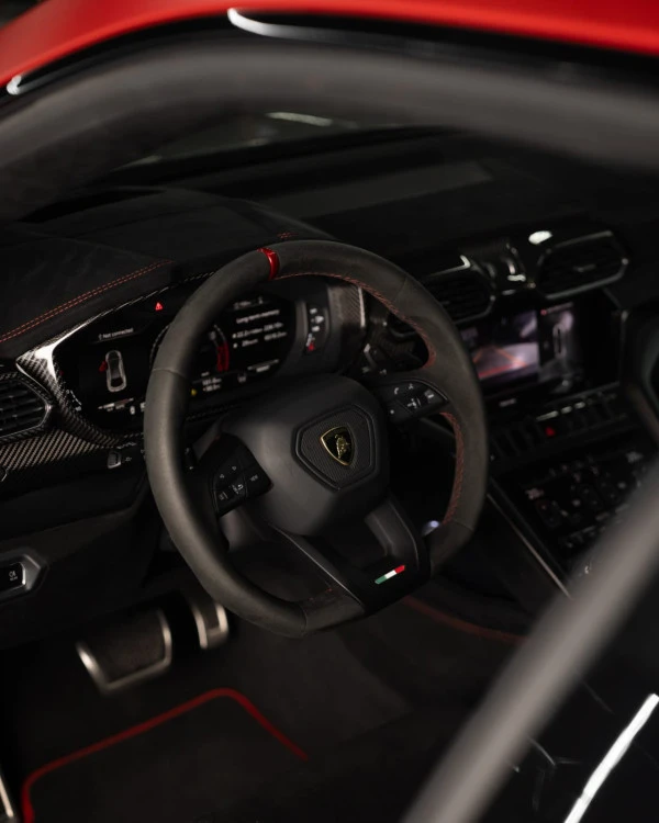 Lamborghini Urus (Красный), 2023