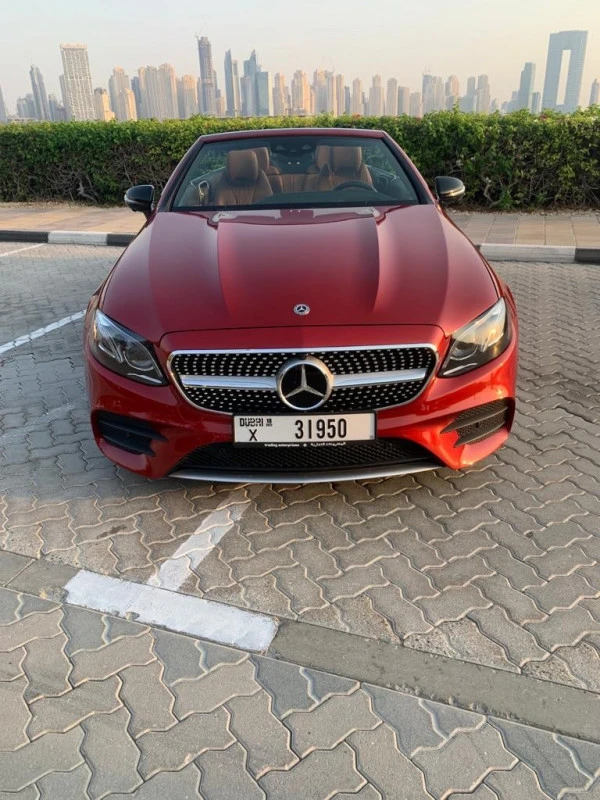 Mercedes E450 cabrio (rojo), 2020