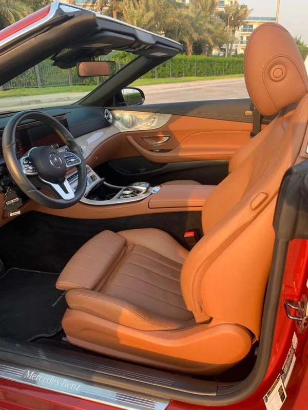 Mercedes E450 cabrio (rojo), 2020