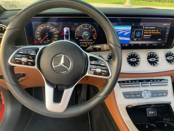 Mercedes E450 cabrio (rojo), 2020