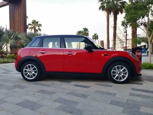 Mini Cooper (Red), 2019