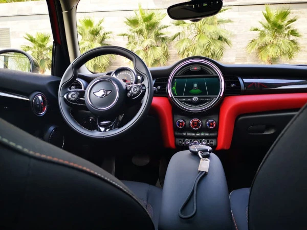 Mini Cooper (Red), 2019