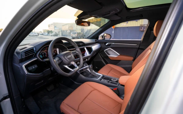 Audi Q3 Sportback (Silver), 2025