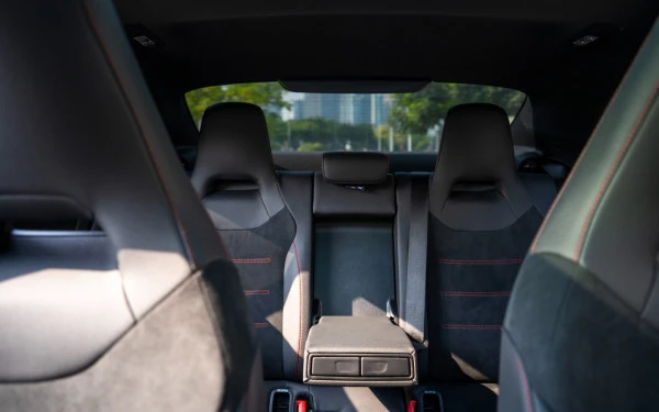 Mercedes CLA200 (Silver), 2025