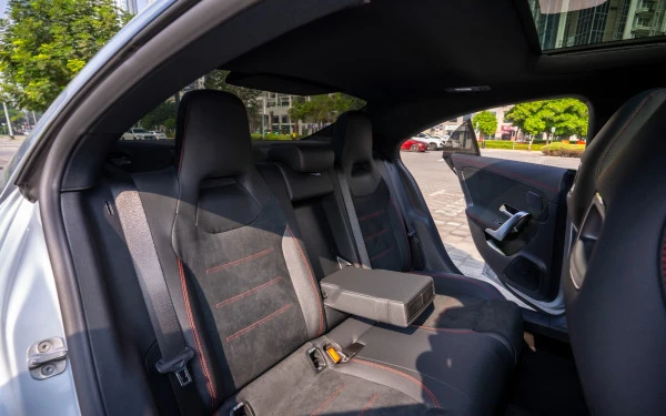 Mercedes CLA200 (Silver), 2025