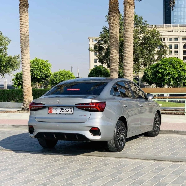 MG5 plus (Silver), 2025