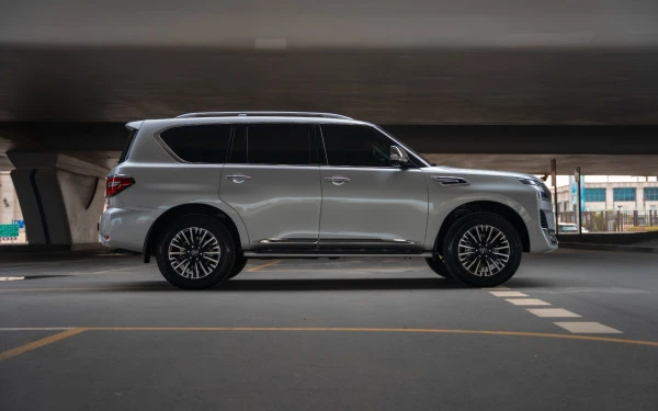 Nissan Patrol Platinum V6 (Silver), 2024