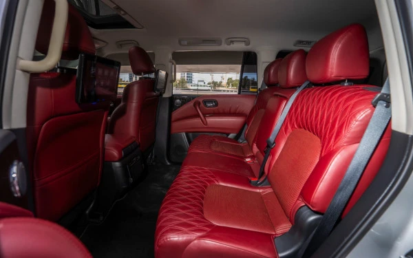 Nissan Patrol Platinum V6 (Silver), 2024