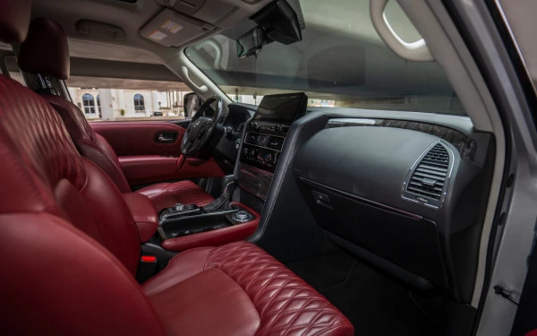Nissan Patrol Platinum V6 (Silver), 2024
