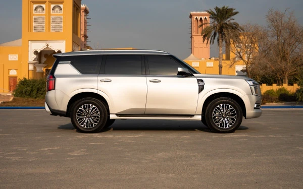 Nissan Patrol Platinum V6 (Silver), 2025