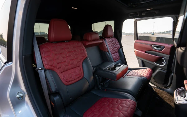 Nissan Patrol Platinum V6 (Silver), 2025