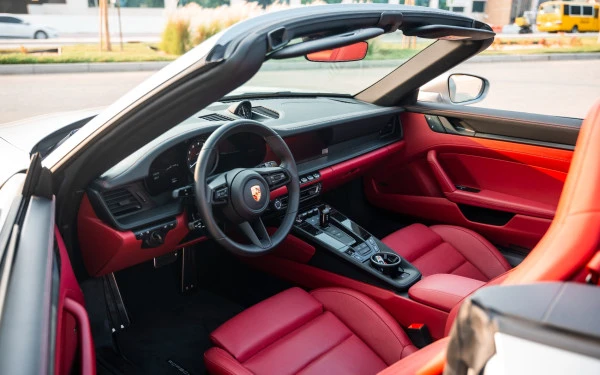 Porsche 911 Carrera GTS (Silver), 2024
