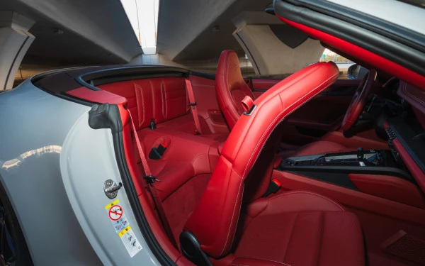 Porsche 911 Carrera GTS (Silver), 2024
