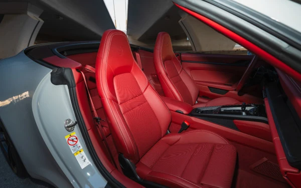 Porsche 911 Carrera GTS (Silver), 2024