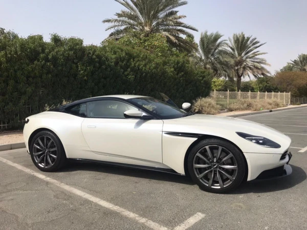 Aston Martin DB11 (White), 2018