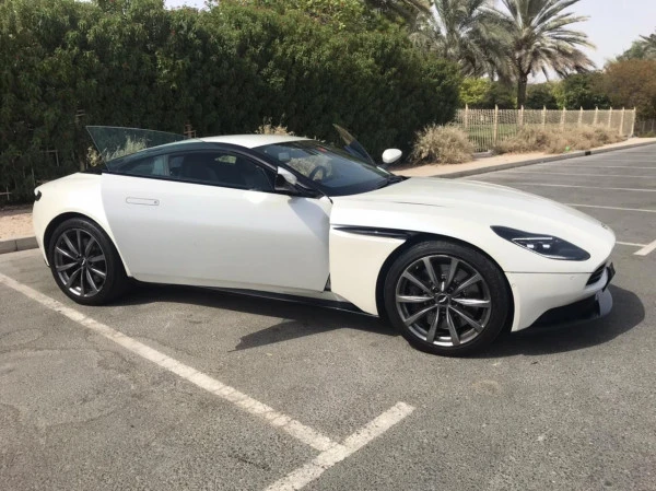 Aston Martin DB11 (White), 2018