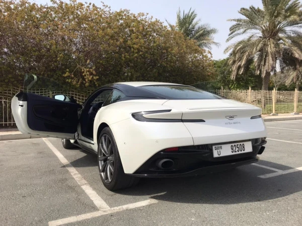 Aston Martin DB11 (White), 2018