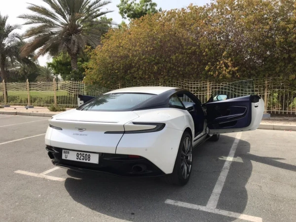 Aston Martin DB11 (White), 2018