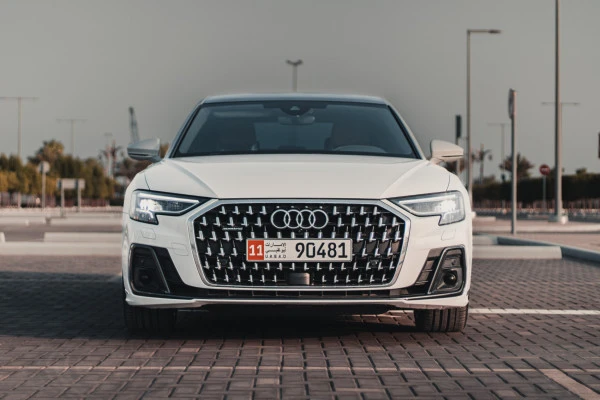 Audi A8 (Blanc), 2022