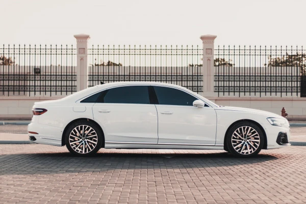 Audi A8 (Blanc), 2022
