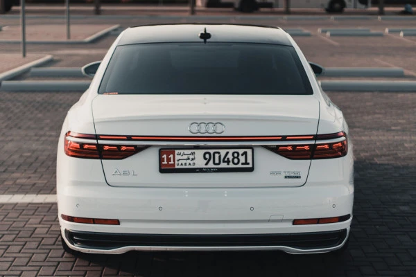 Audi A8 (Blanc), 2022