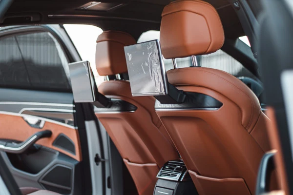 Audi A8 (Blanc), 2022