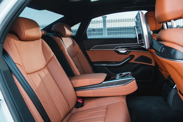 Audi A8 (Blanc), 2022
