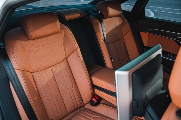 Audi A8 (Blanc), 2022