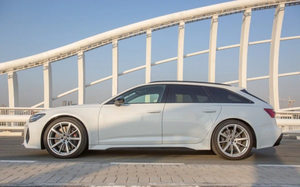 Audi RS6 (White), 2022