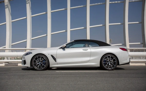 BMW 840i cabrio (White), 2021