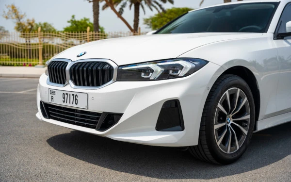 BMW 318i (White), 2025