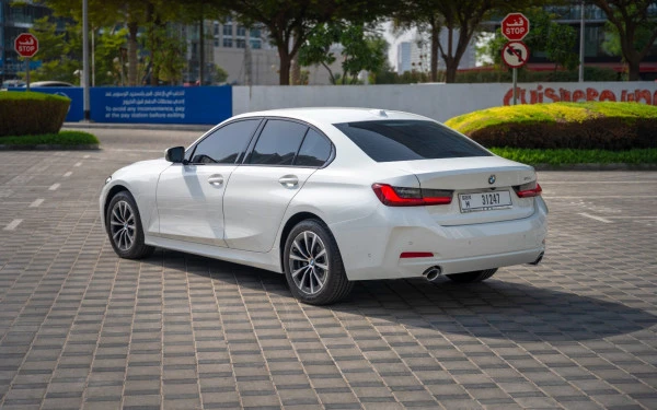 BMW 318i (White), 2025