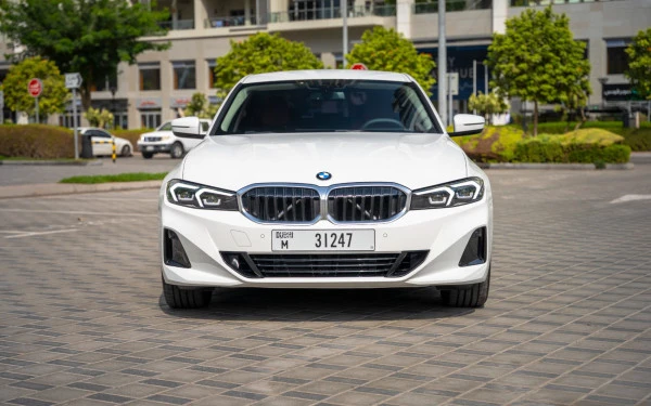 BMW 318i (White), 2025