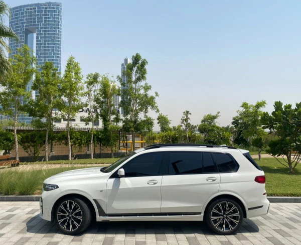 BMW X7 (White), 2021
