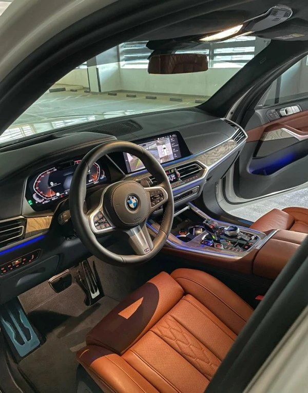 BMW X7 (White), 2021