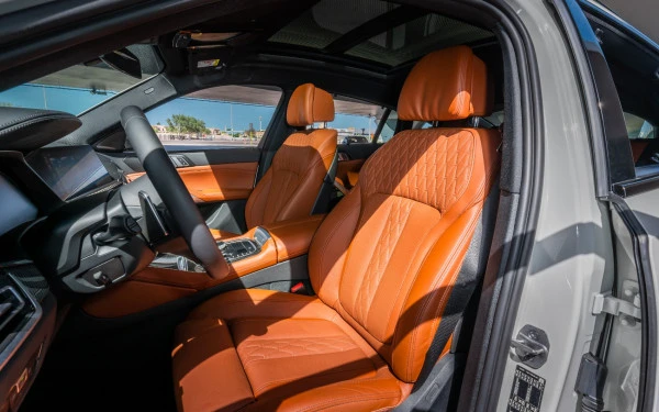 BMW X6 (Weiß), 2023