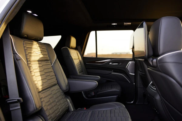 Cadillac Escalade (White), 2023