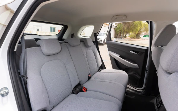 Chevrolet Captiva (White), 2024