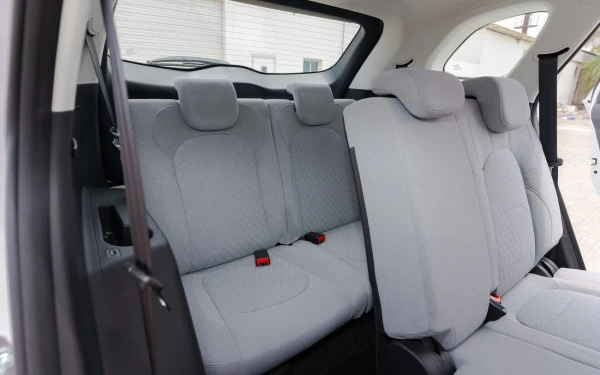 Chevrolet Captiva (White), 2024