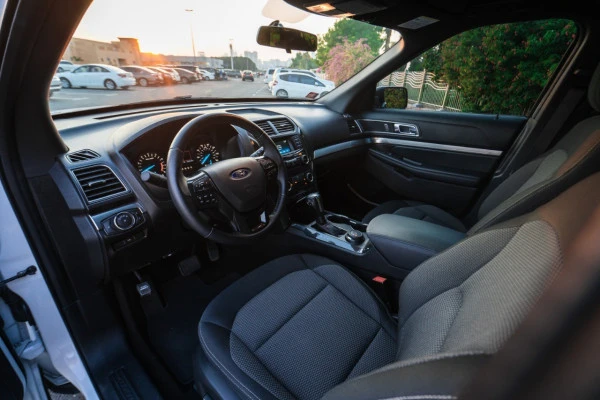 Ford Explorer (White), 2019