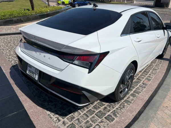 Hyundai Elantra (White), 2024