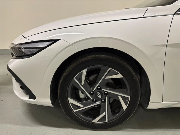 Hyundai Elantra (White), 2024