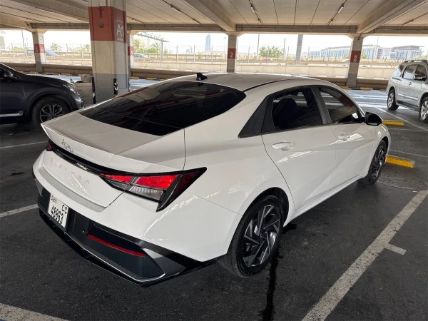 Hyundai Elantra (White), 2024