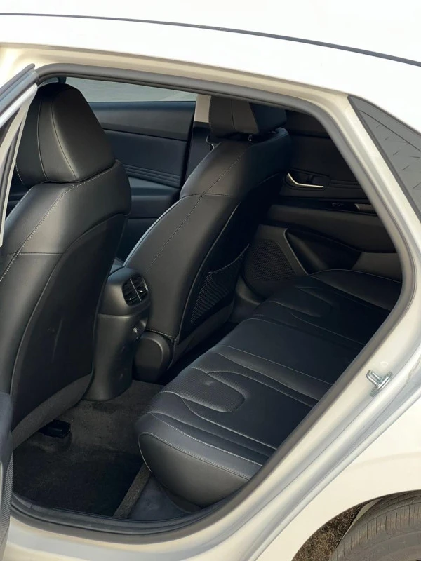 Hyundai Elantra (White), 2024